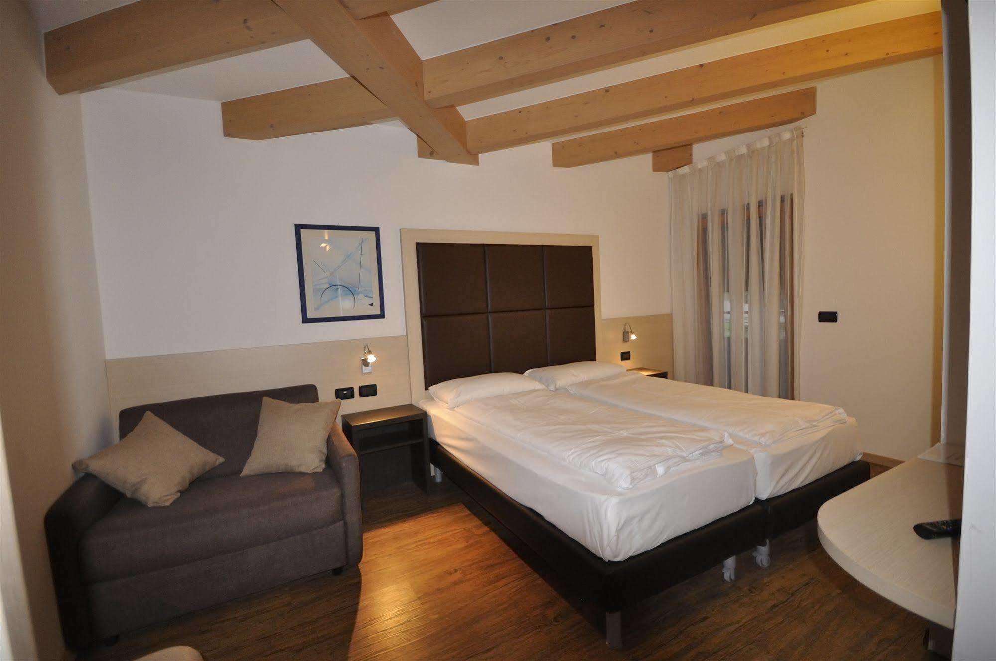 Villa Cameras Room And Breakfast Mori Exterior photo